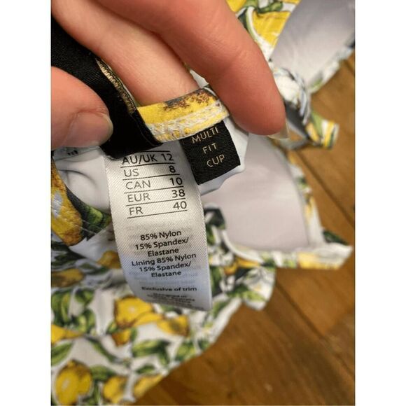 NipTuck Multicup fit size 8 Joanne One-Piece Lemon Print White Yellow swimsuit - Picture 6 of 8